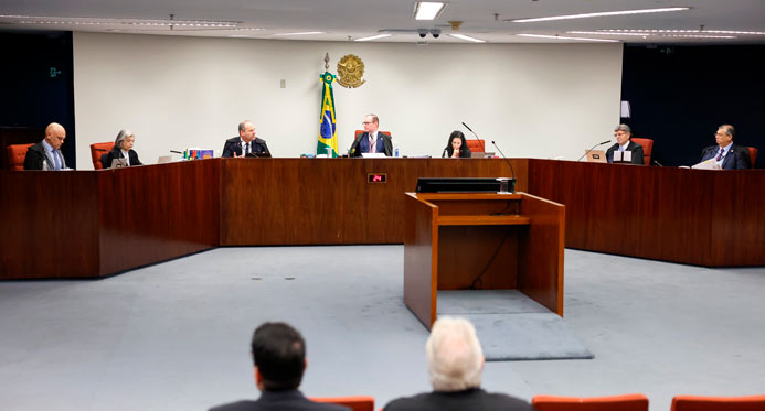 Brasil dá exemplo de democracia aos EUA, diz New York Times