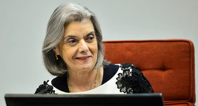Cármen Lúcia diz que STF manterá defesa da democracia