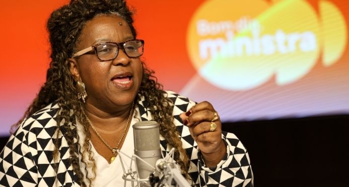ECA Digital: Ministra Macaé Evaristo detalha nova lei que protege crianças na internet