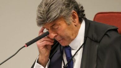 Julgamento da trama golpista: Especialistas apontam contradição em voto de Fux