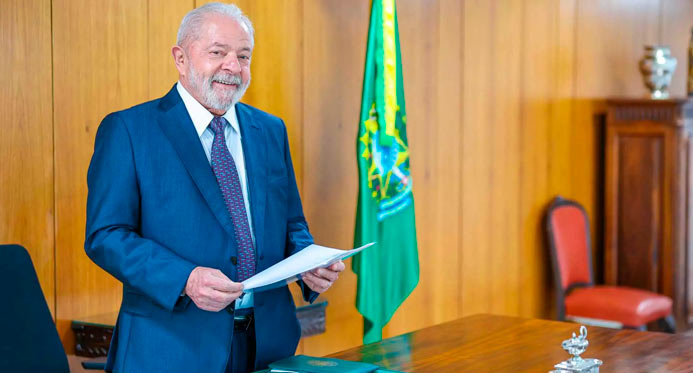 Lula diz ao New York Times que soberania e democracia são inegociáveis