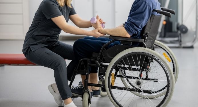 Medicamento que regenera medula e recupera movimentos é desenvolvido em universidade