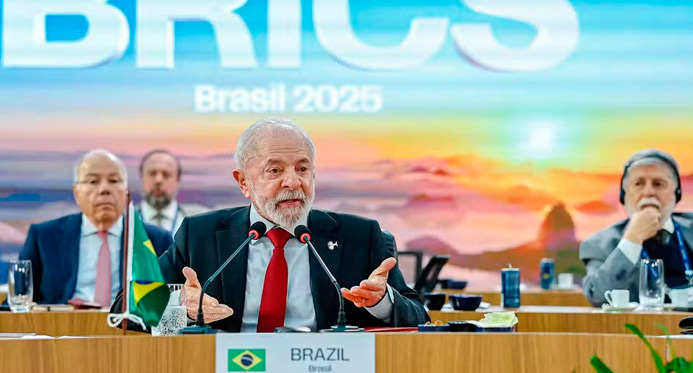 No Brics, Lula critica 'chantagem tarifária' e diz que países são 'vítimas' de práticas ilegais