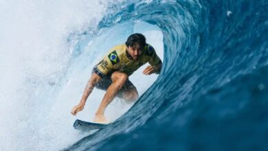 Yago Dora é campeão mundial de surfe profissional