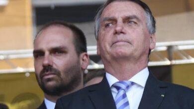 PGR prepara denúncia contra Jair e Eduardo Bolsonaro por coação e ataque à democracia