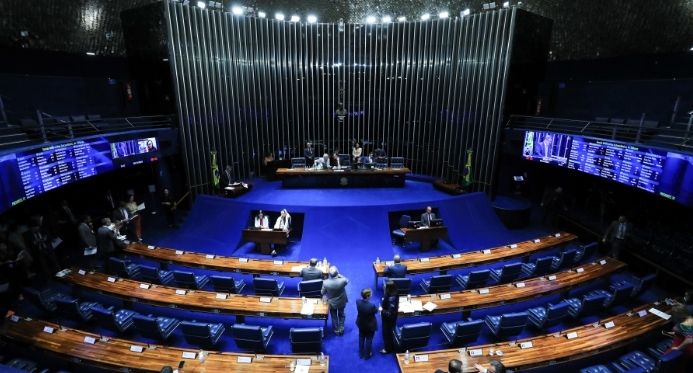 Senado aprova mudança na Lei da Ficha Limpa e encurta prazo de inelegibilidade