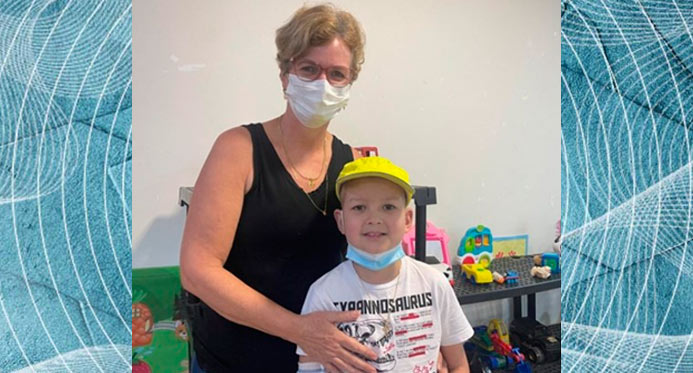 Capixaba de 10 anos vence a leucemia após terapia inédita no Brasil