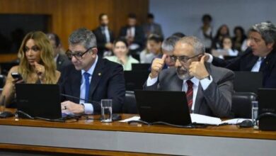 Fim da escala 6x1 avança no Senado mas votação da proposta é adiada