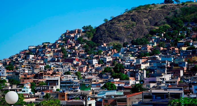 Governo anuncia que todas favelas do país agora têm CEP