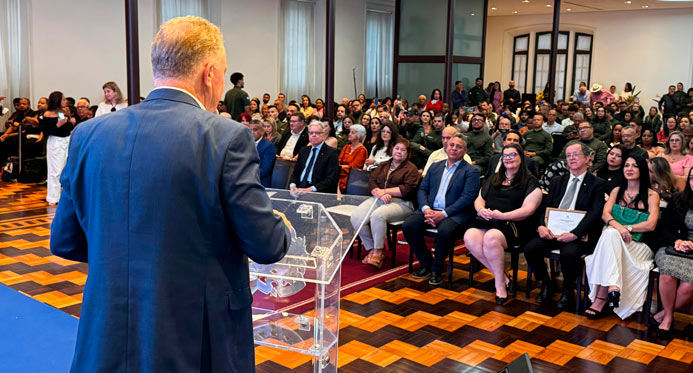 Governo do ES premia servidores e projetos de destaque no sistema prisional