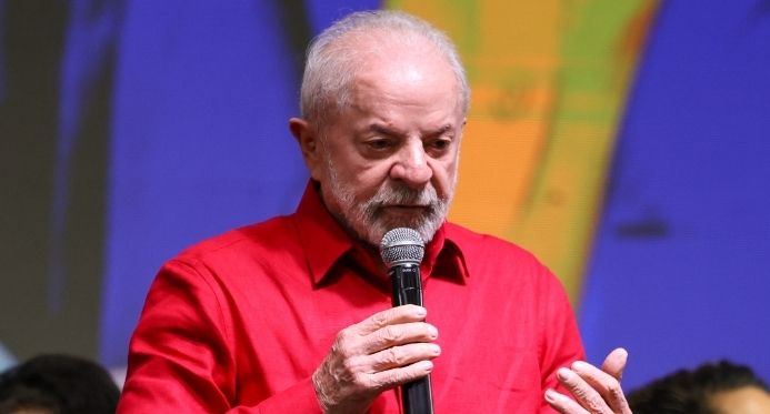 Lula mira reeleição em 2026, cobra diálogo com evangélicos e critica Congresso