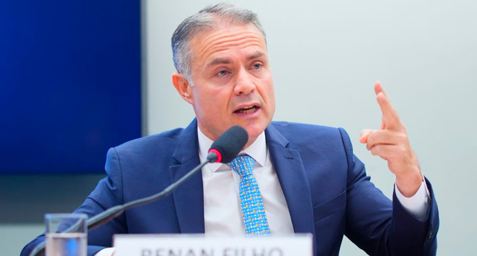 Renan Filho diz que CNH sem autoescola deve passar a valer ainda em 2025