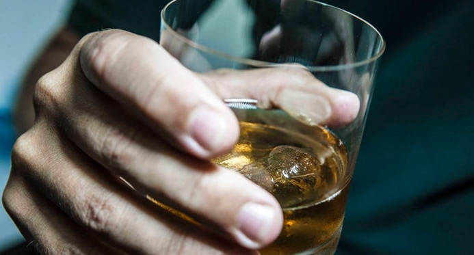 Risco de intoxicação por metanol acende alerta em todo o Espírito Santo