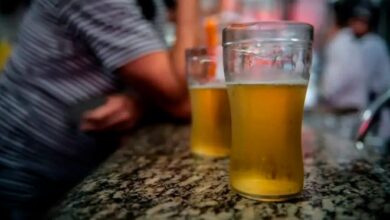 Sancionada lei que aumenta pena por venda de bebida alcoólica a menores