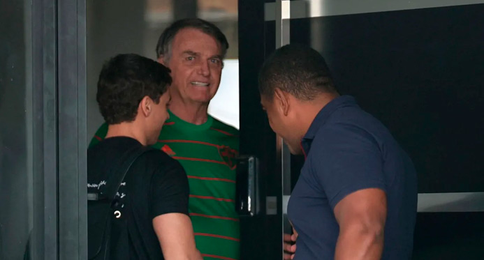 Advogados de Bolsonaro respondem STF e negam uso de celular em encontro com Nikolas