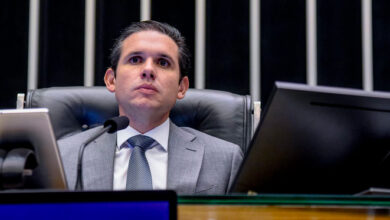 Fuga de Ramagem leva Motta a proibir voto de deputados no exterior