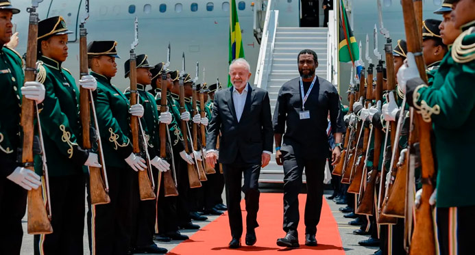 Lula desembarca na África do Sul para participar de cúpula do G20