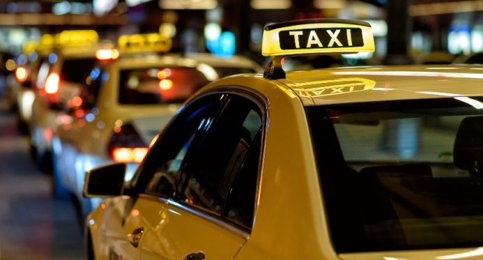 Lula sanciona medida que reduz custos e amplia direitos da categoria de taxistas