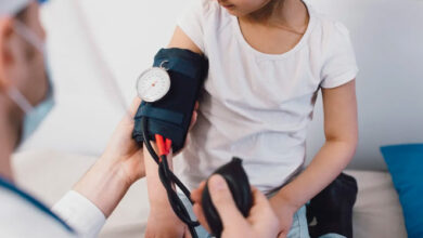 Pressão alta em crianças e adolescentes quase dobrou entre 2000 e 2020