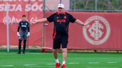 Após fala homofóbica em apresentação, Abel Braga se desculpa: "Não fiz uma colocação boa"