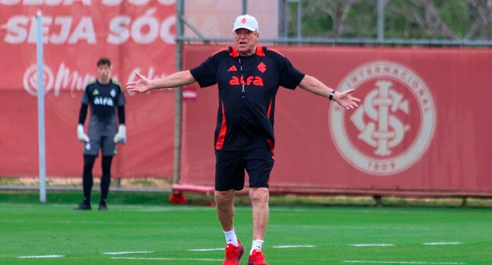 Após fala homofóbica em apresentação, Abel Braga se desculpa: "Não fiz uma colocação boa"