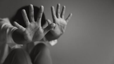 Brasil registra 1.177 feminicídios em 2025 e recebe 2 mil denúncias de violência por dia