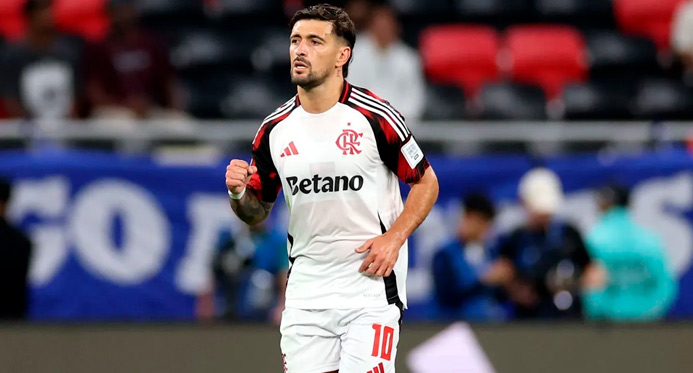 Flamengo vence Cruz Azul e fica a um jogo da final contra o PSG