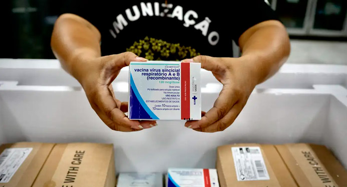 Governo começa a distribuir vacina contra vírus sincicial respiratório