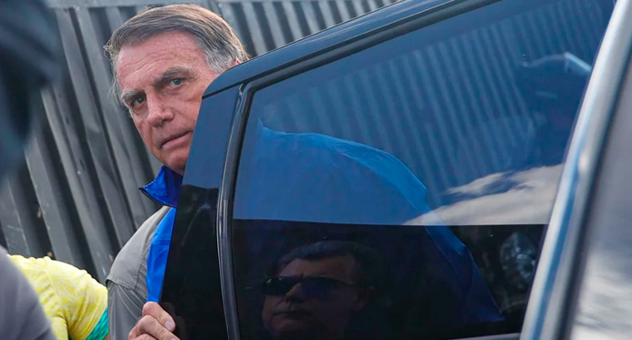 Justiça suspende benefícios vitalícios durante prisão de Bolsonaro