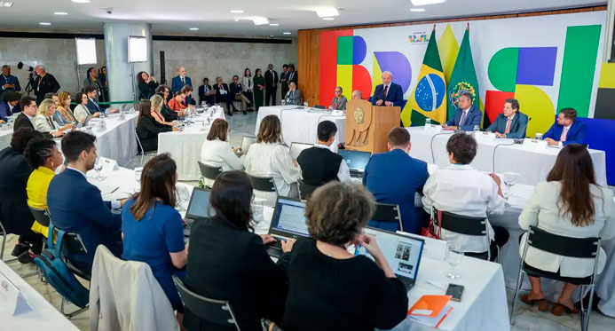 Lula diz que vai vetar projeto que beneficia condenados por atos golpistas