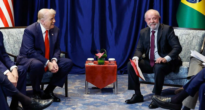 Lula liga para Trump e pede retirada total de tarifas contra o Brasil