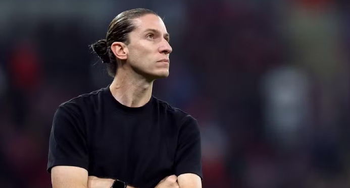 Filipe Luís chega a acordo com Flamengo e renova até 2027