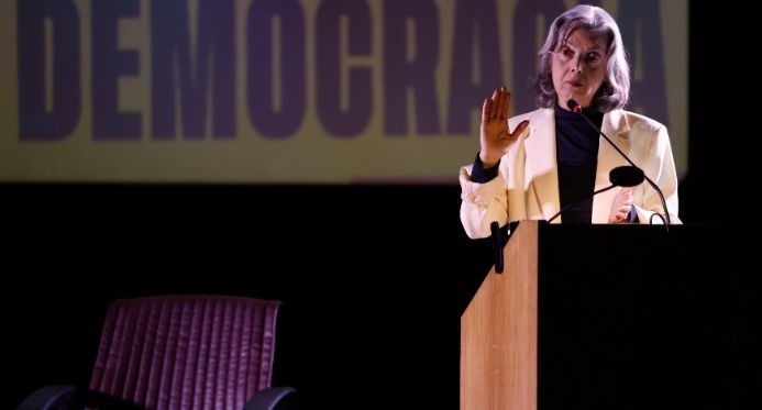 "Se tivessem dado golpe, eu estava na prisão", declara Cármen Lúcia