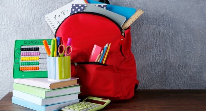 Aracruz propõe auxílio de R$ 250 para compra de material e uniforme escolar