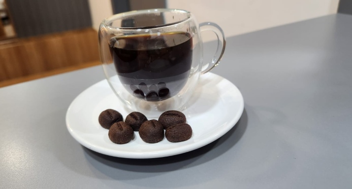 Beber 2 a 3 xícaras de café por dia reduz risco de demência, diz estudo