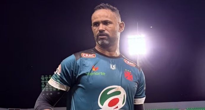 Condenado por homicídio, goleiro Bruno planeja candidatura por partido de direita