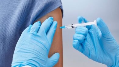 ES começa a vacinar 24,5 mil profissionais de saúde contra a dengue com dose única