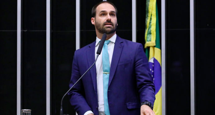 Moraes manda notificar Eduardo Bolsonaro sobre abertura de ação penal