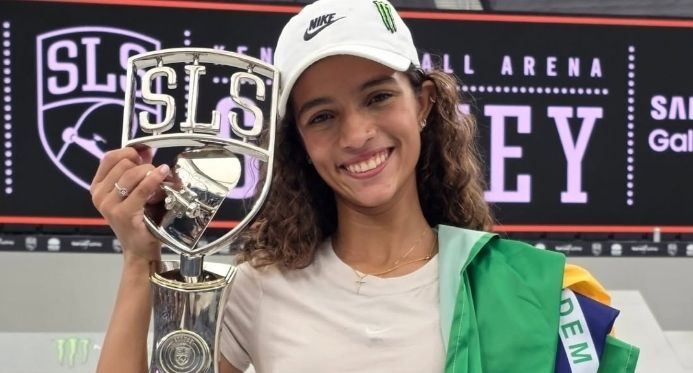 Rayssa Leal brilha nas manobras e vence etapa de abertura do mundial de skate na Austrália