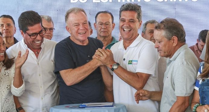 Ricardo Ferraço anuncia obras em cinco cidades do ES e reforça lealdade a Casagrande
