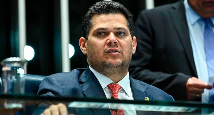 Alcolumbre rejeita recurso e mantém quebra de sigilo de Lulinha na CPMI do INSS