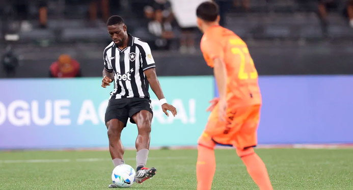 Botafogo perde para o Barcelona-EQU no Nilton Santos e está fora da Libertadores