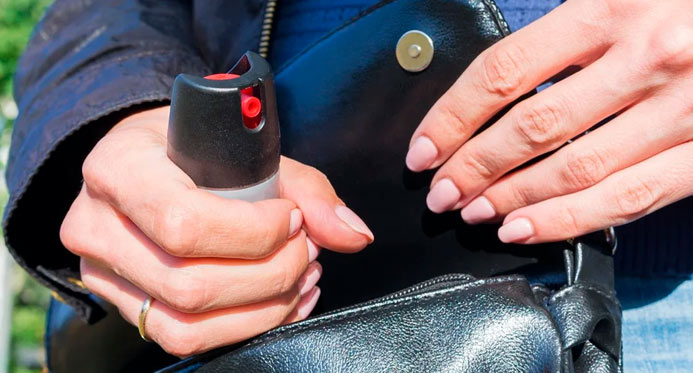 Câmara aprova porte de spray de pimenta para mulheres como defesa pessoal