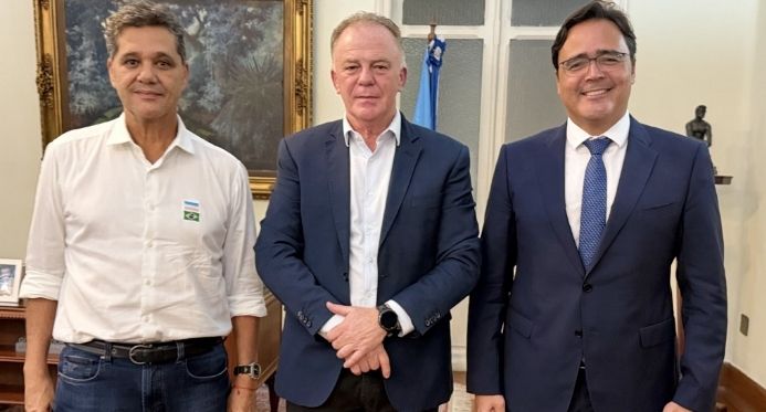 Casagrande reconduz Francisco Berdeal ao comando do Ministério Público do ES