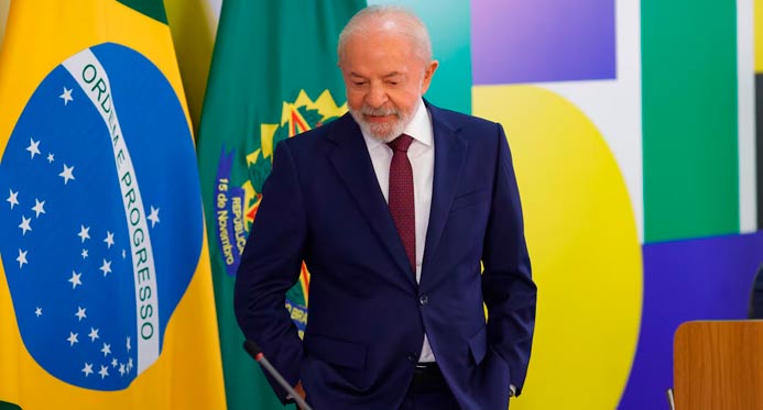 Lula cita preocupação com guerra no Irã e defende preparo militar do Brasil