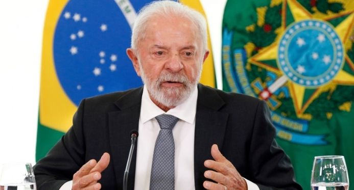 Lula defende fim da escala 6x1 e do 'tigrinho' para combater endividamento e sobrecarga feminina