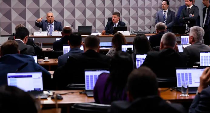 Mendonça proíbe CPMI do INSS de acessar dados de Vorcaro em sala-cofre