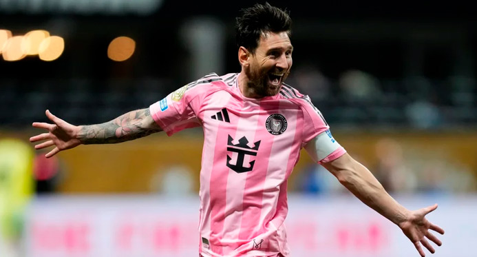 Messi supera Pelé em gols de falta e fica a seis de igualar Juninho Pernambucano