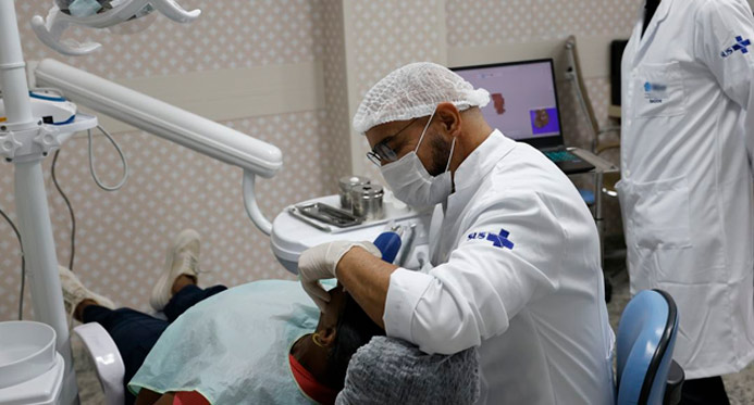 Mulheres vítimas de violência terão acesso a reconstrução dental gratuita