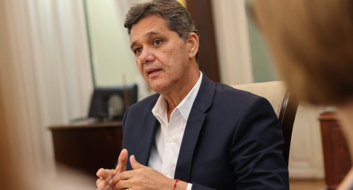 Áreas da segurança, saúde e educação marcam o primeiro dia de gestão de Ricardo Ferraço